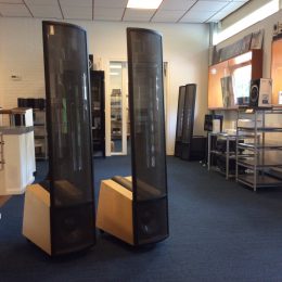 Martin Logan Summit X electrostatische luidsprekers.